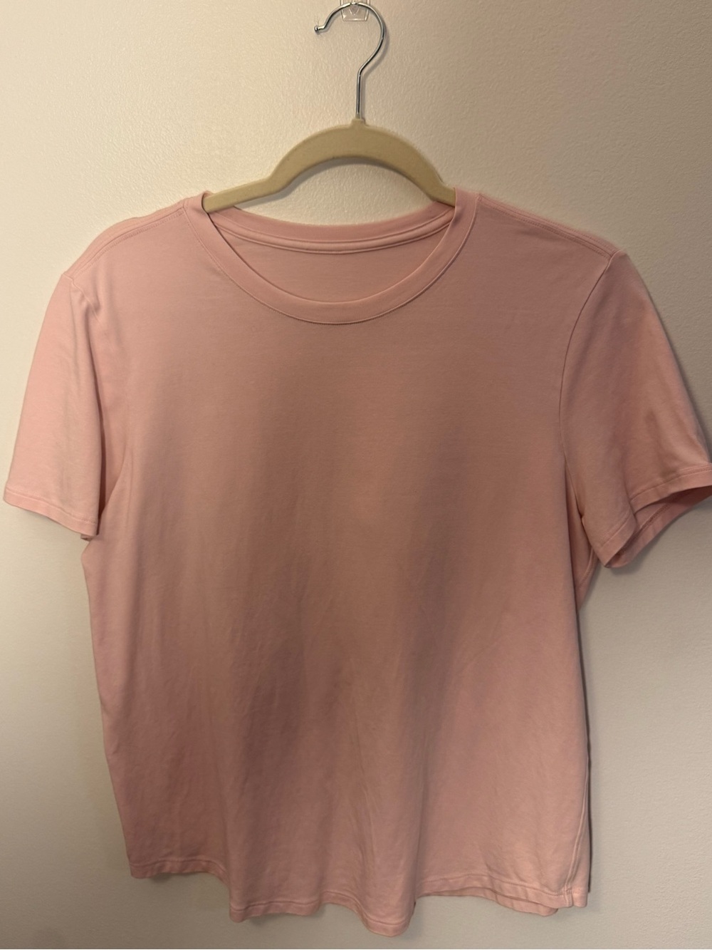 Lululemon Love Crewneck T-Shirt
Flush Pink in Size 8